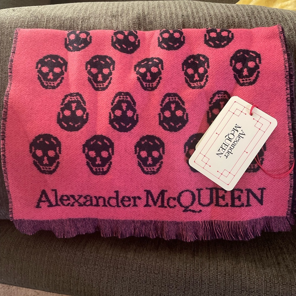 Alexander McQueen original and brand new skull wool scarf